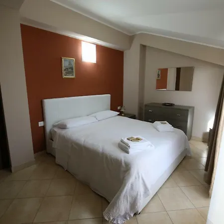 Casa Sofia Vacanze A مونتالبانو إليكونا